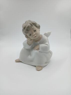 Ladro, Spanish Vintage Porcelain Sleepy Angel Sculpture/Home VTG